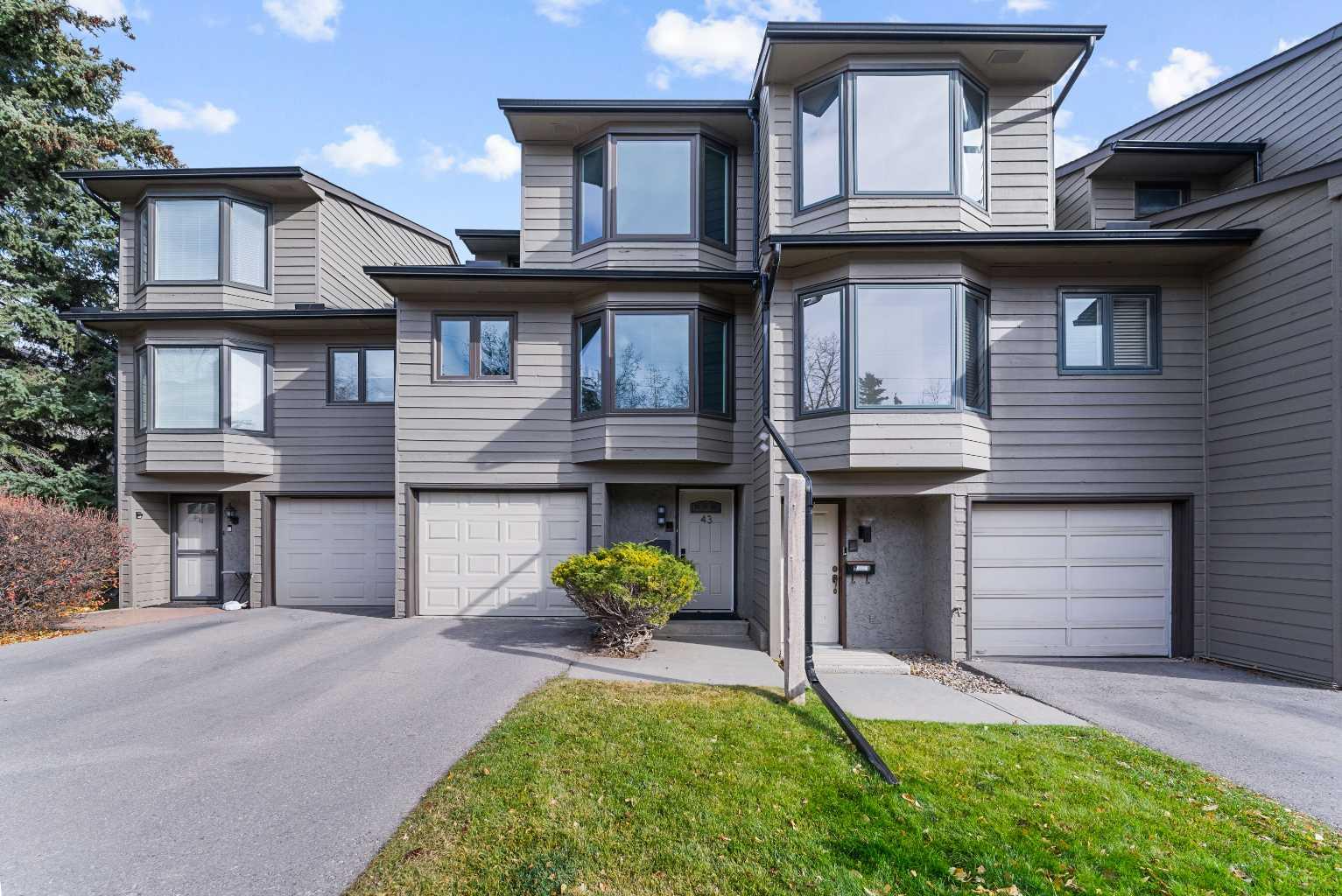 23 Glamis Drive Sw Unit 43, Calgary, AB T3E 6S3