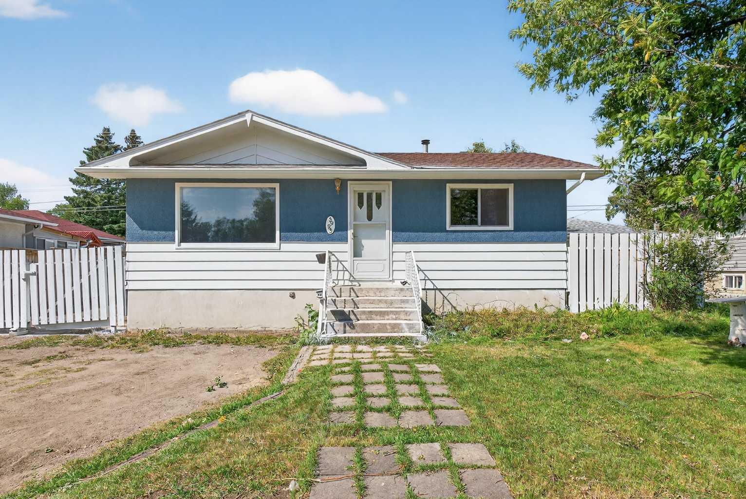 5923 Centre St NW, Calgary, AB T2K 0T5