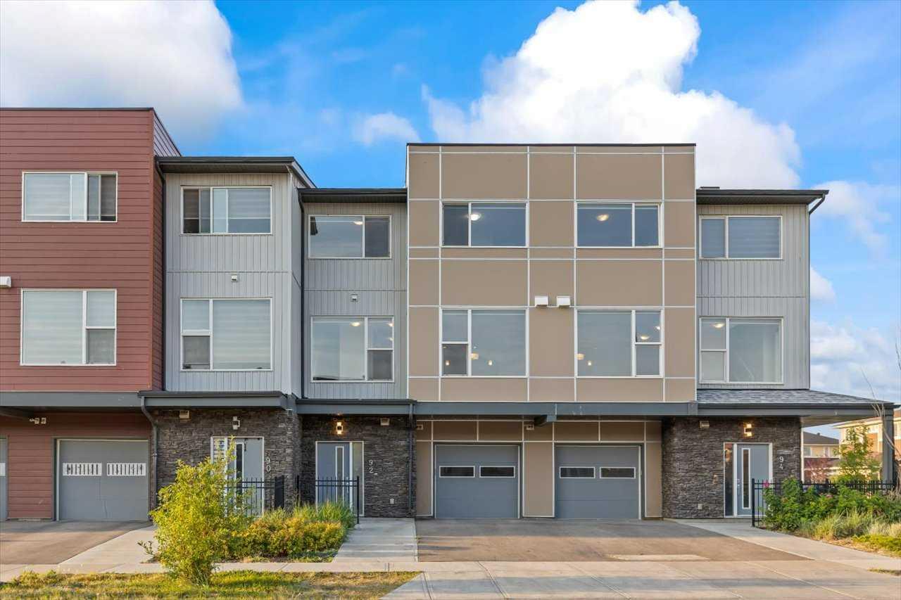 92 Saddlestone Dr NE, Calgary, AB T3J 0W4