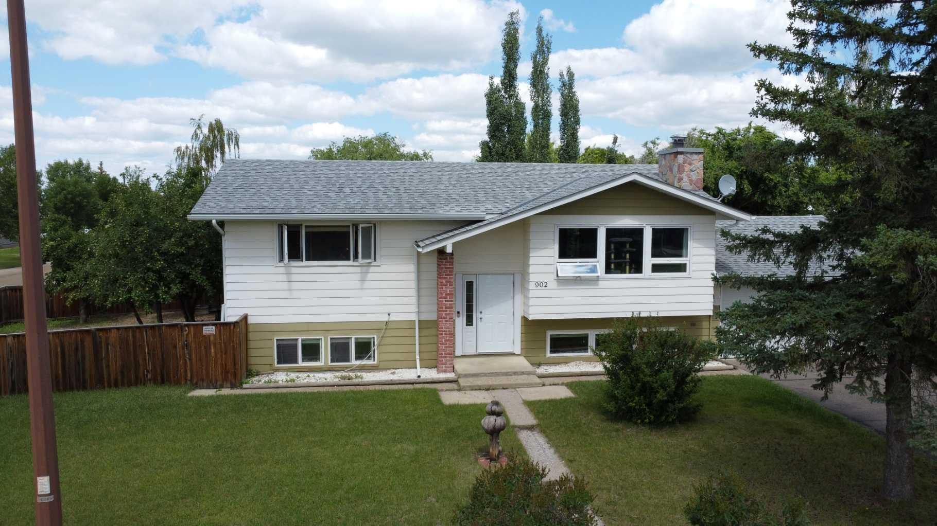 3 Street W Unit 902, Hanna, AB T0J 1P0
