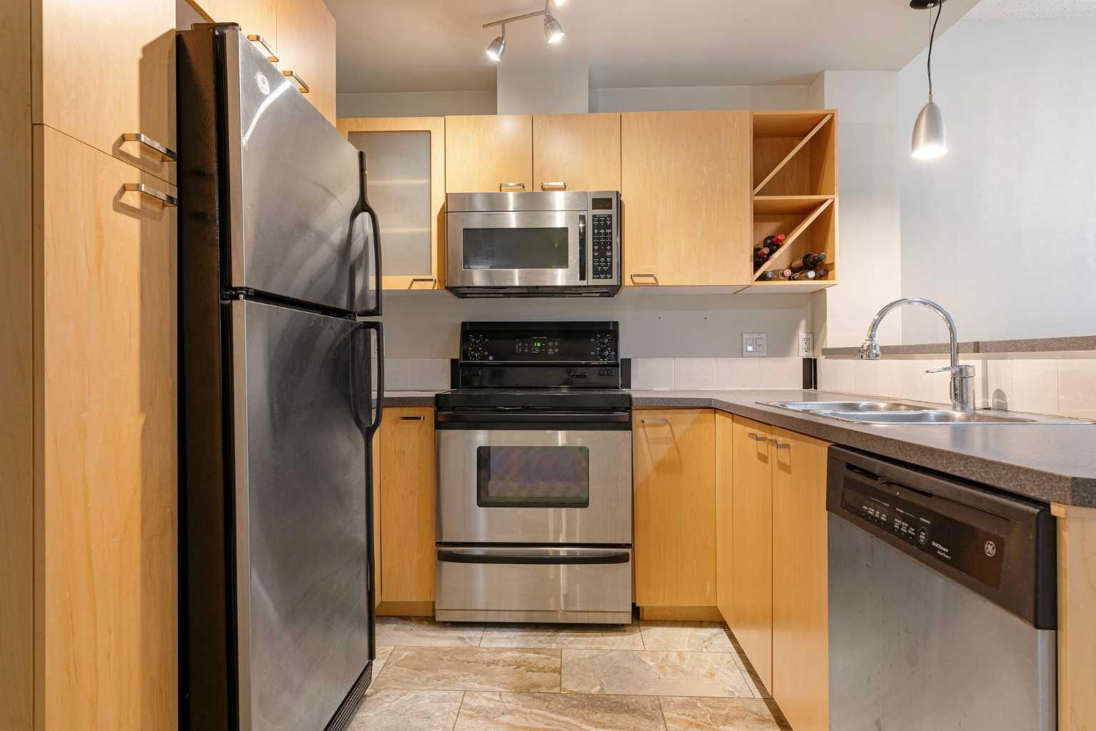 315 24 Avenue Sw Unit 111, Calgary, AB T2S 3E7