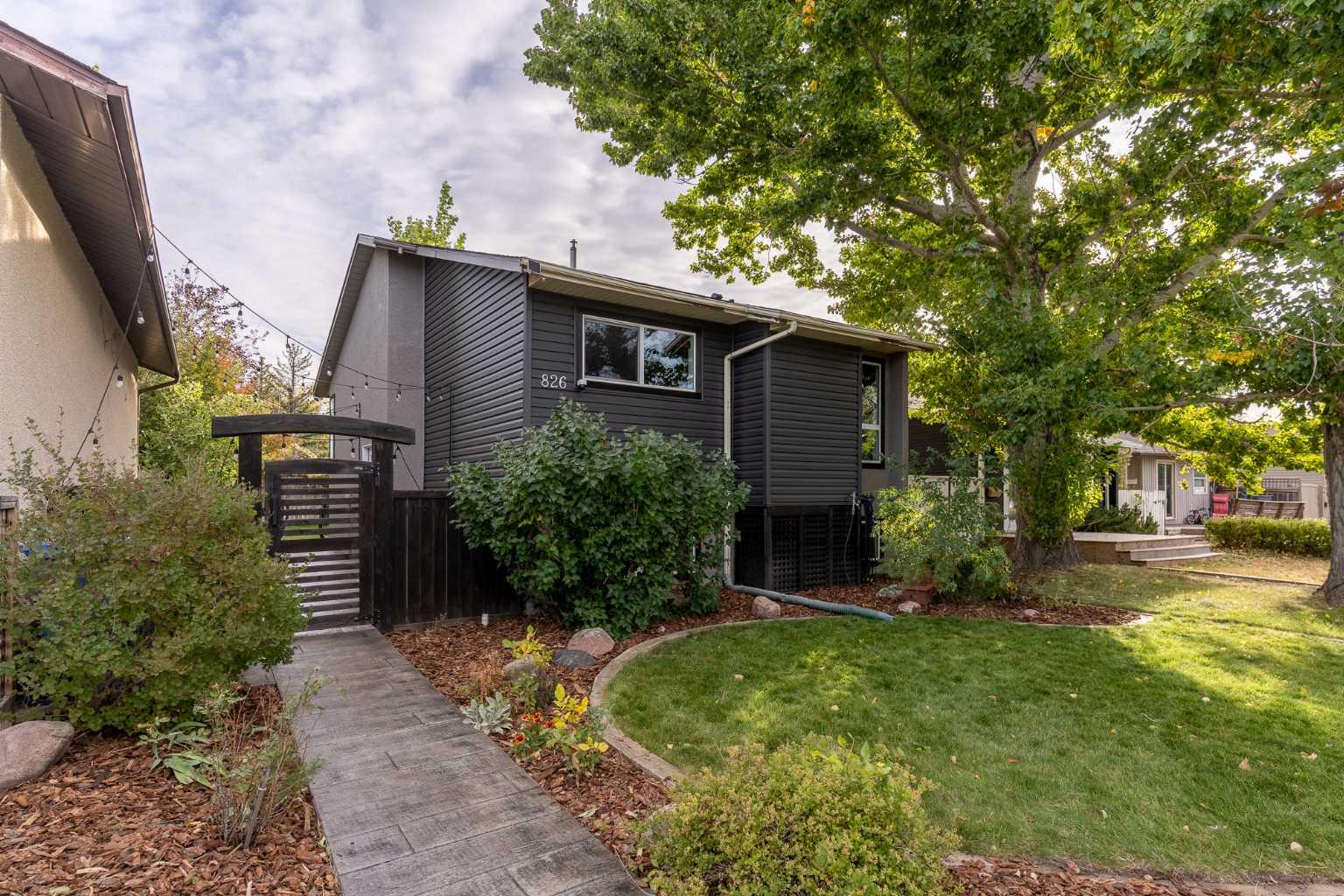 826 Columbia Blvd W, Lethbridge, AB T1K 5A5