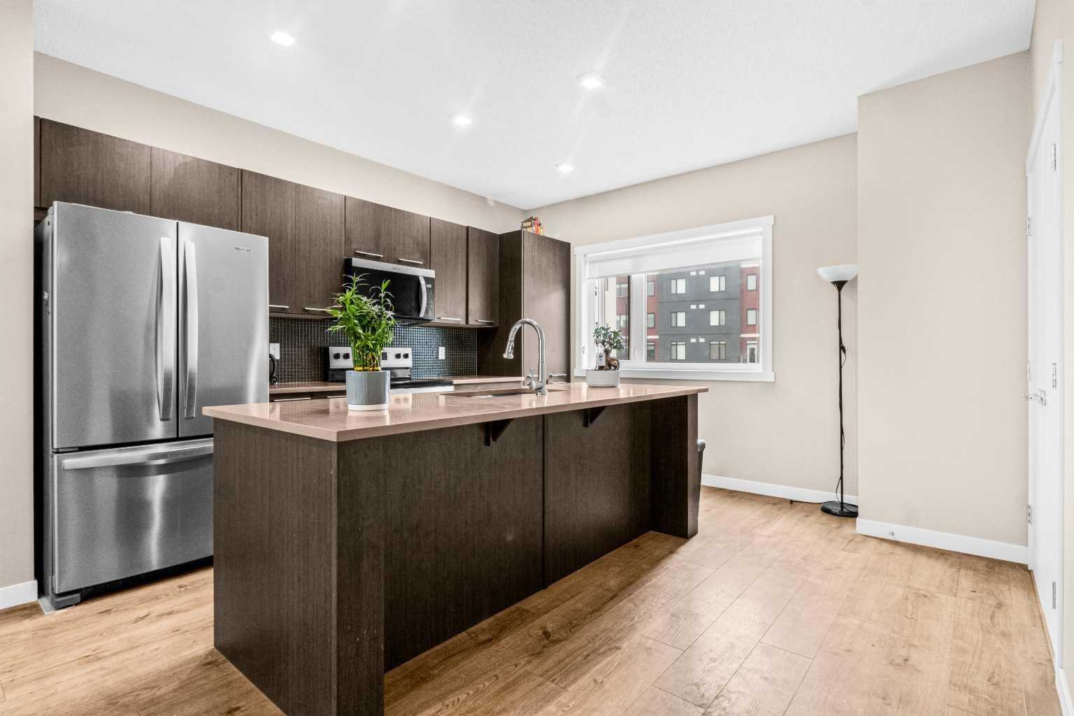 218 Sherwood Square Nw Unit 601, Calgary, AB T3R 0Y2