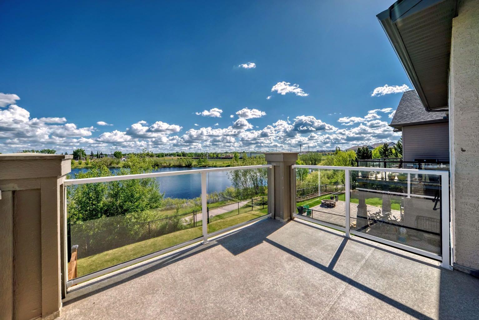 626 Coopers Dr SW, Airdrie, AB T4B 3M3