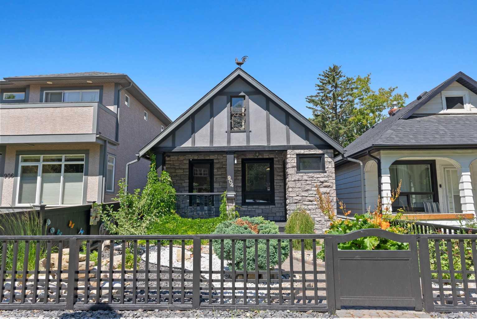 1 Avenue Nw Unit 904, Calgary, AB T2N 0A5