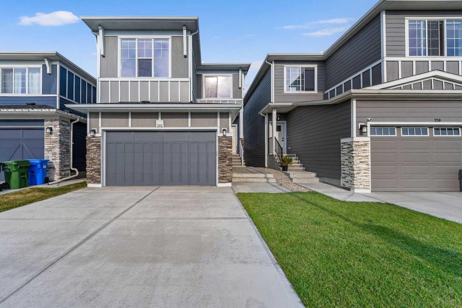252 Walcrest Vw SE, Calgary, AB T2X 4M1