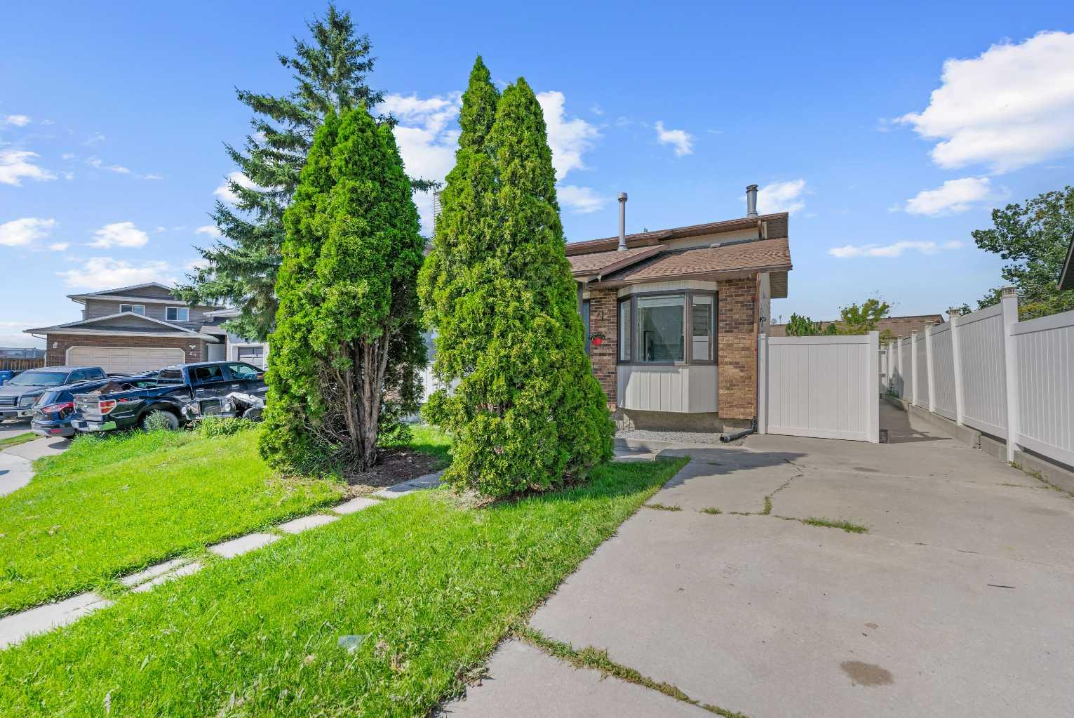 60 Whitaker Close NE, Calgary, AB T1Y 5K3