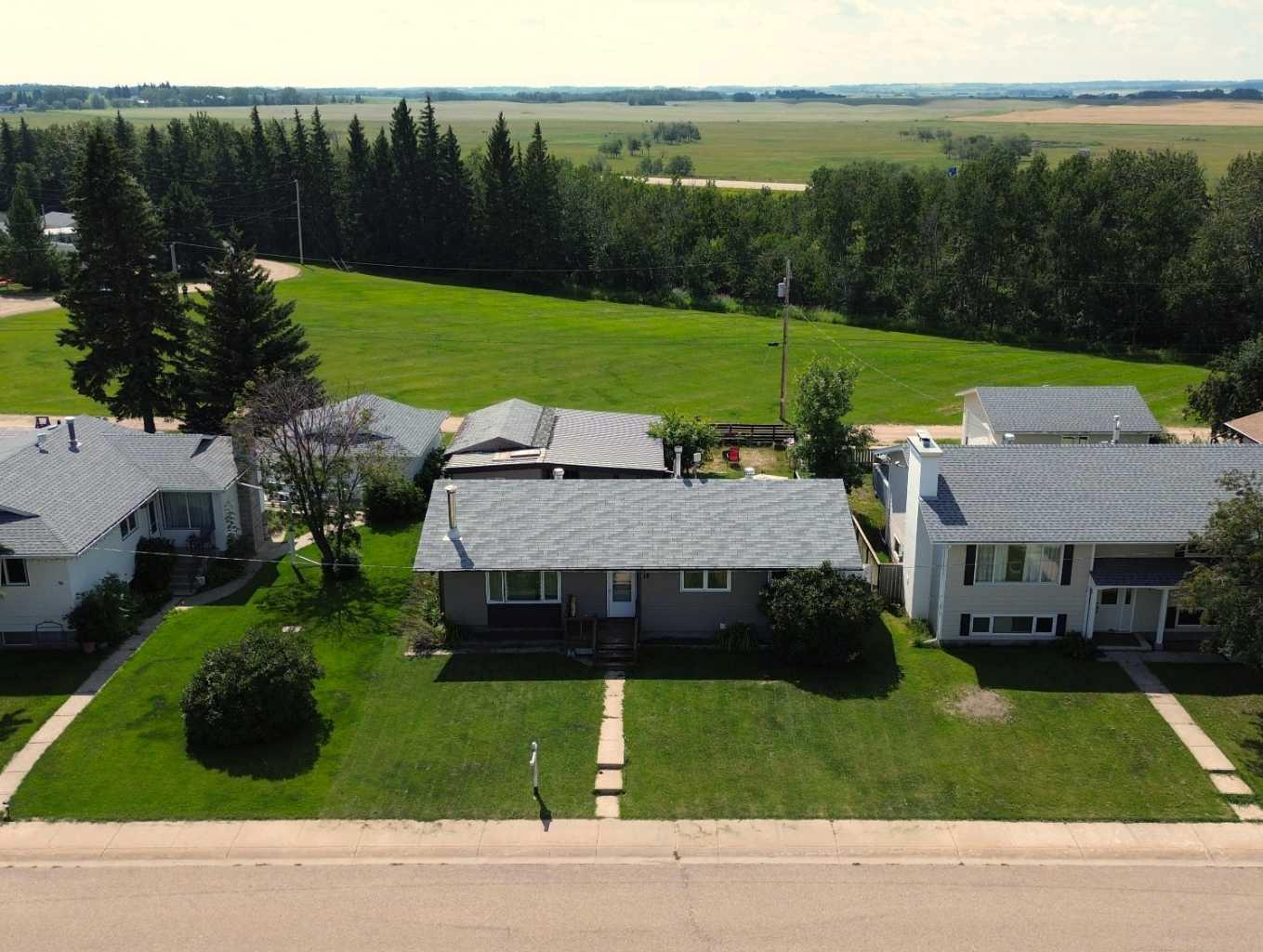 18 Robinson Pl, Bashaw, AB T0B 0H0
