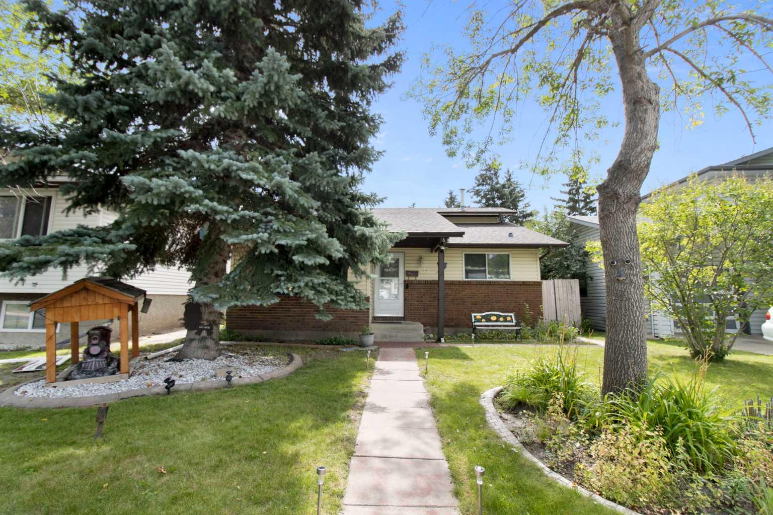 79 Templegreen Dr NE, Calgary, AB T1Y 4Z1