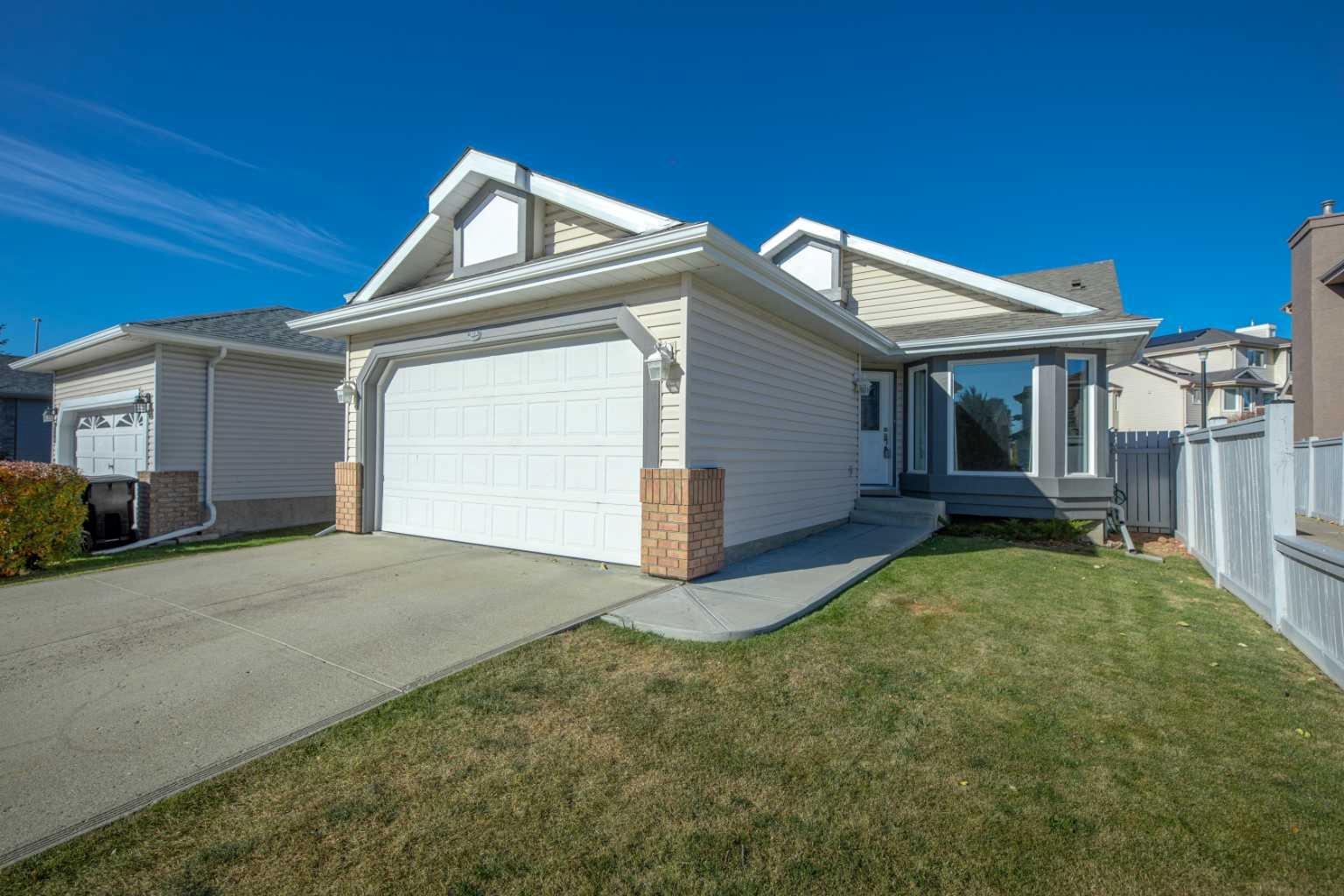215 Hidden Vale Pl NW, Calgary, AB T2M 1J4