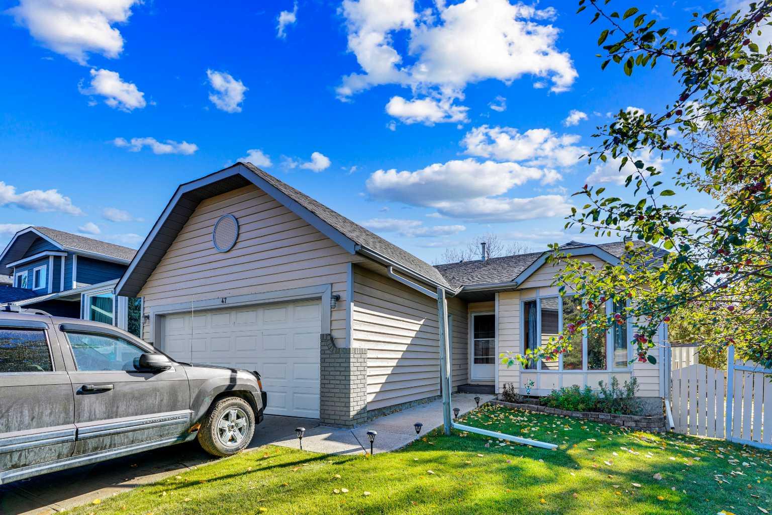 47 Shannon Dr SW, Calgary, AB T2Y 2A6