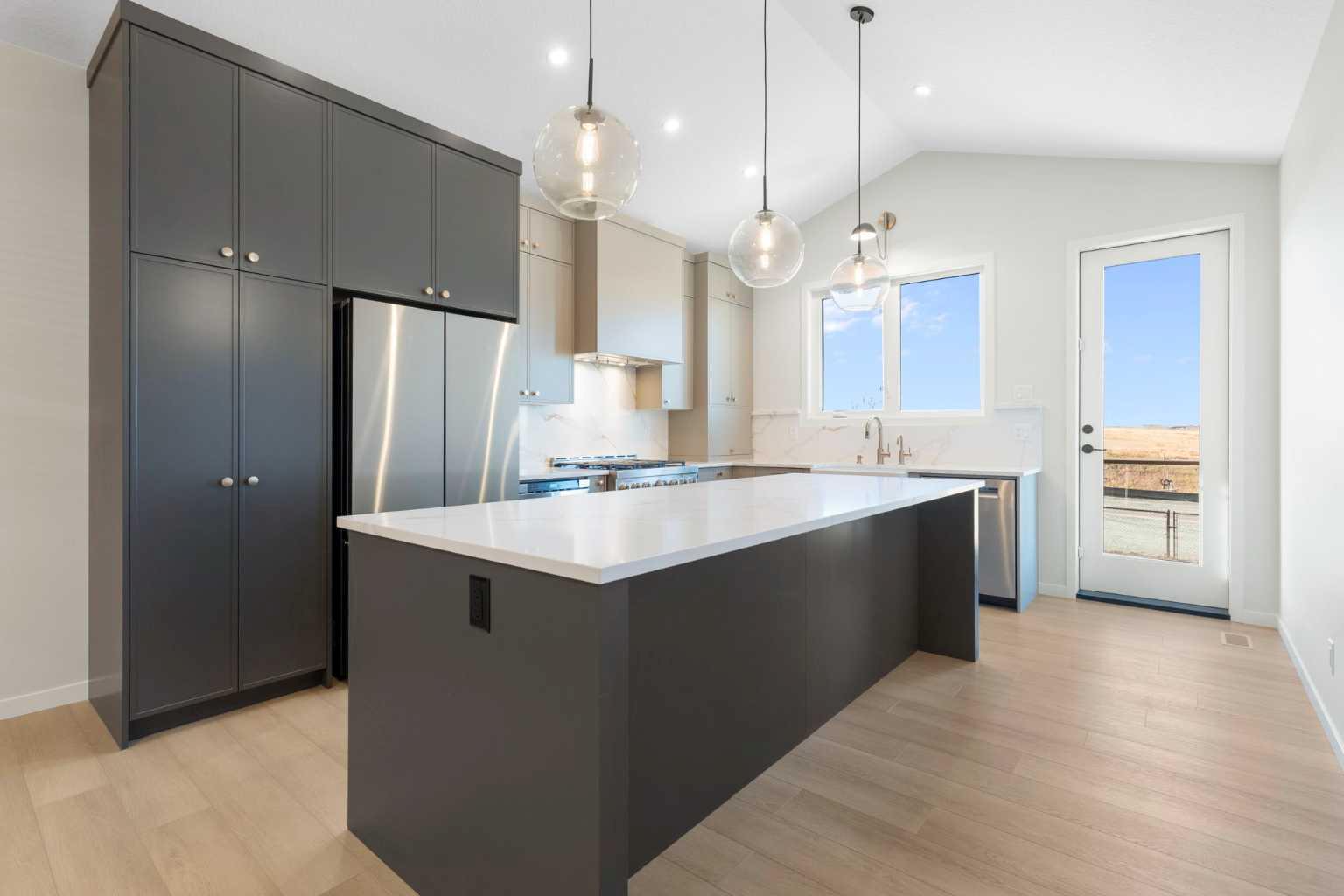 147 Marmot Grv NW, Calgary, AB T3R 2G4