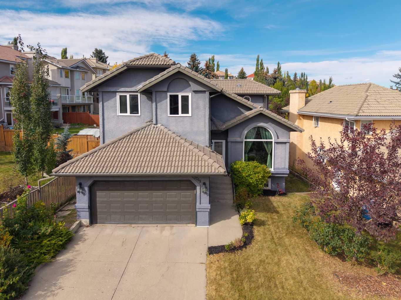 2208 Sirocco Dr SW, Calgary, AB T3H 2T9