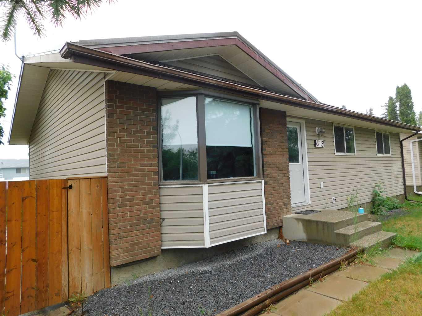 613 Lakewood Rd E, Brooks, AB T1R 0L2