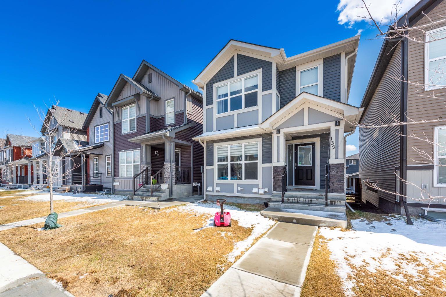 132 Savanna Gdns NE, Calgary, AB T3J 2E5