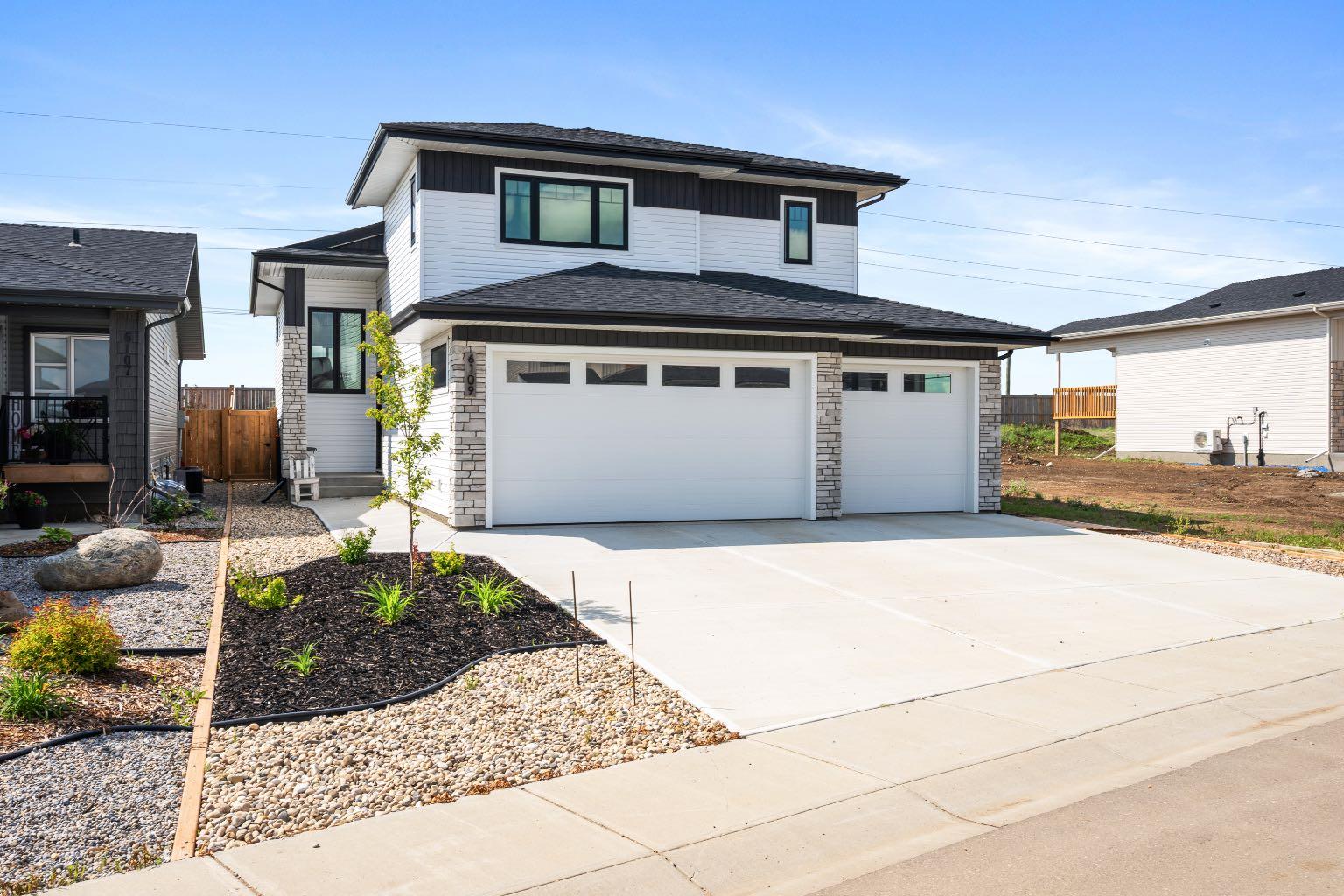 13 Streetclose Unit 6109 Street Close, Lloydminster, AB T9V 3S2