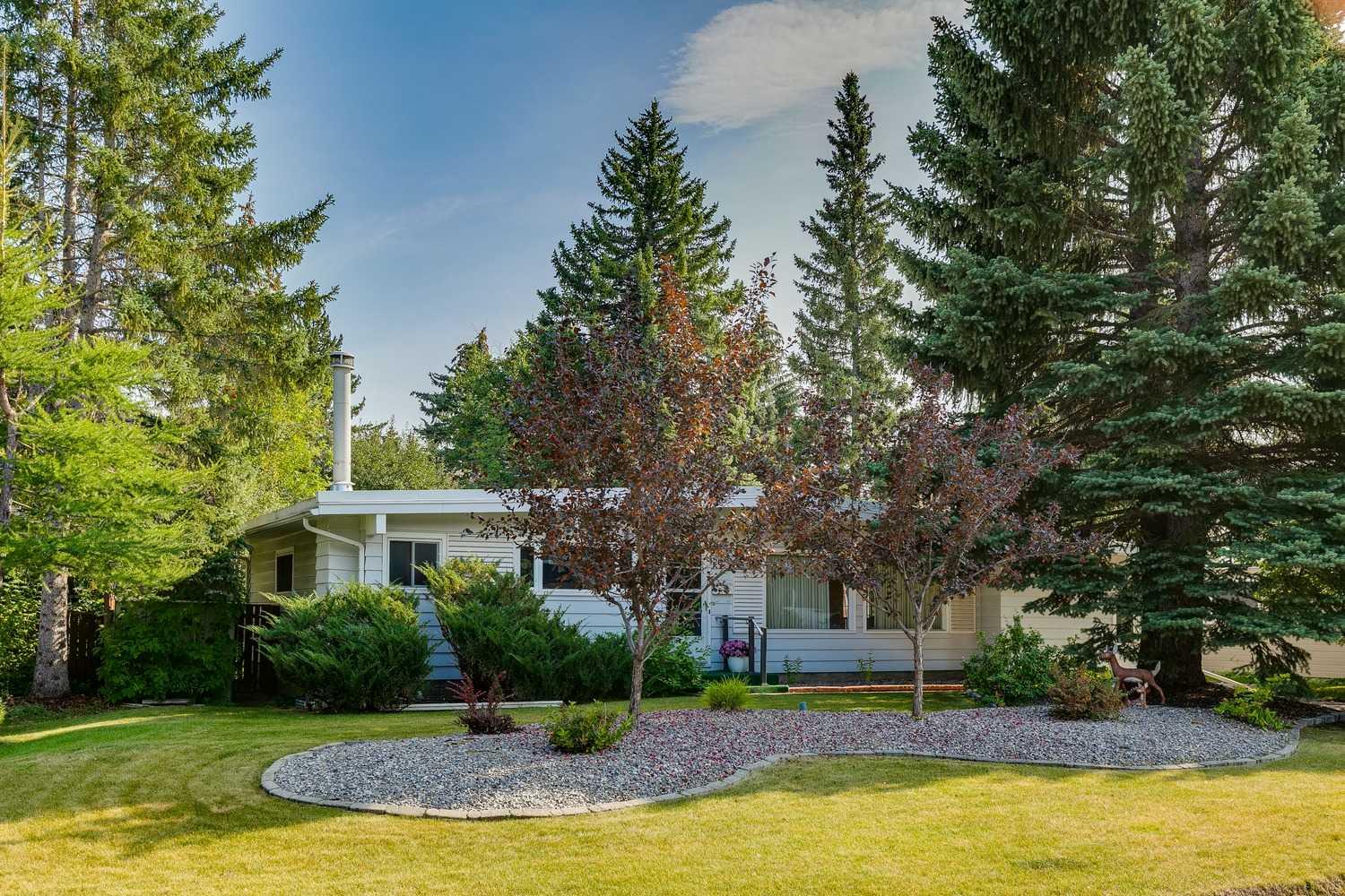 2031 Palisprior Rd SW, Calgary, AB T2V 3P2