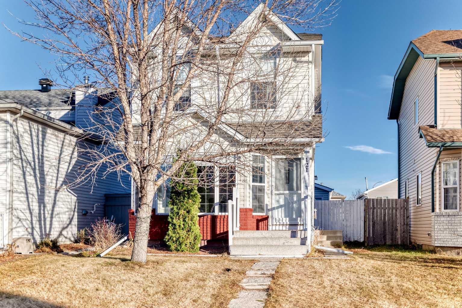 121 Martin Crossing Mnr NE, Calgary, AB T3J 3S3