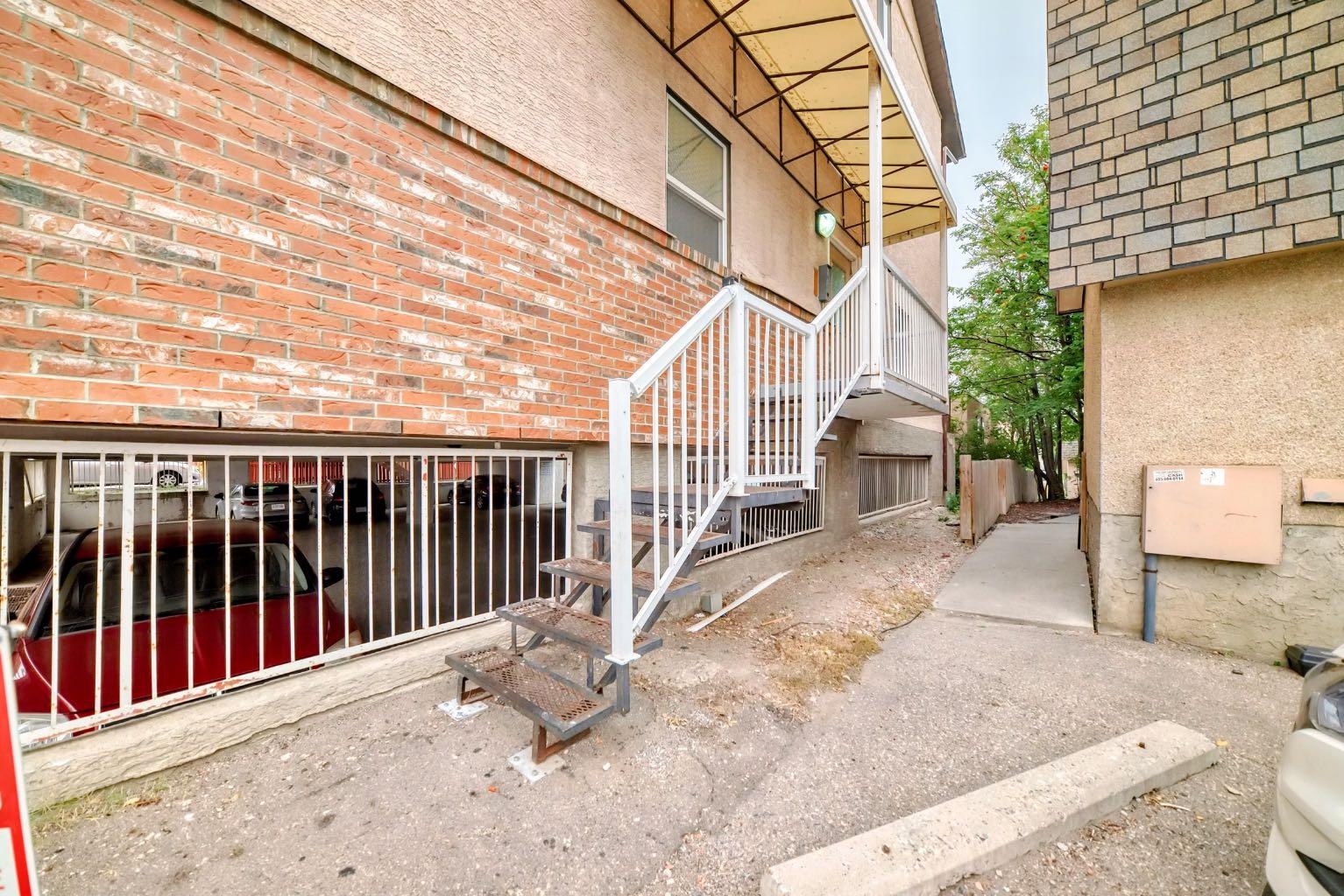 6825 Centre Street Nw Unit 103, Calgary, AB T2K 5C4
