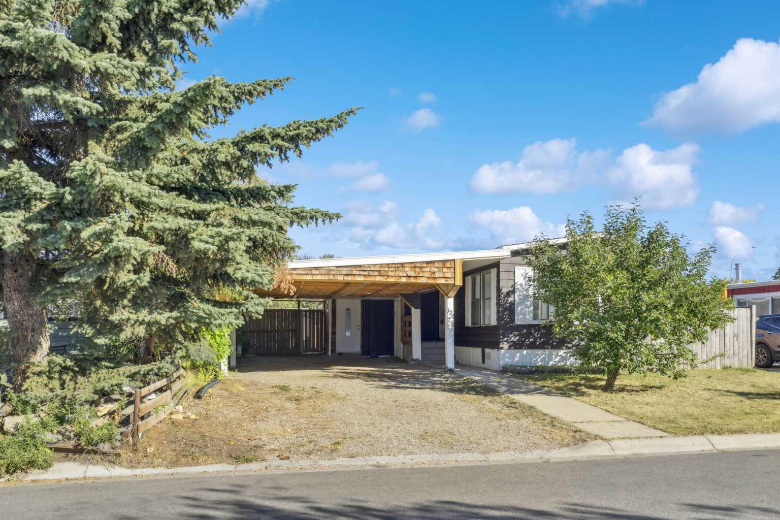 12 Spring Haven Rd SE, Airdrie, AB T4A 1E2