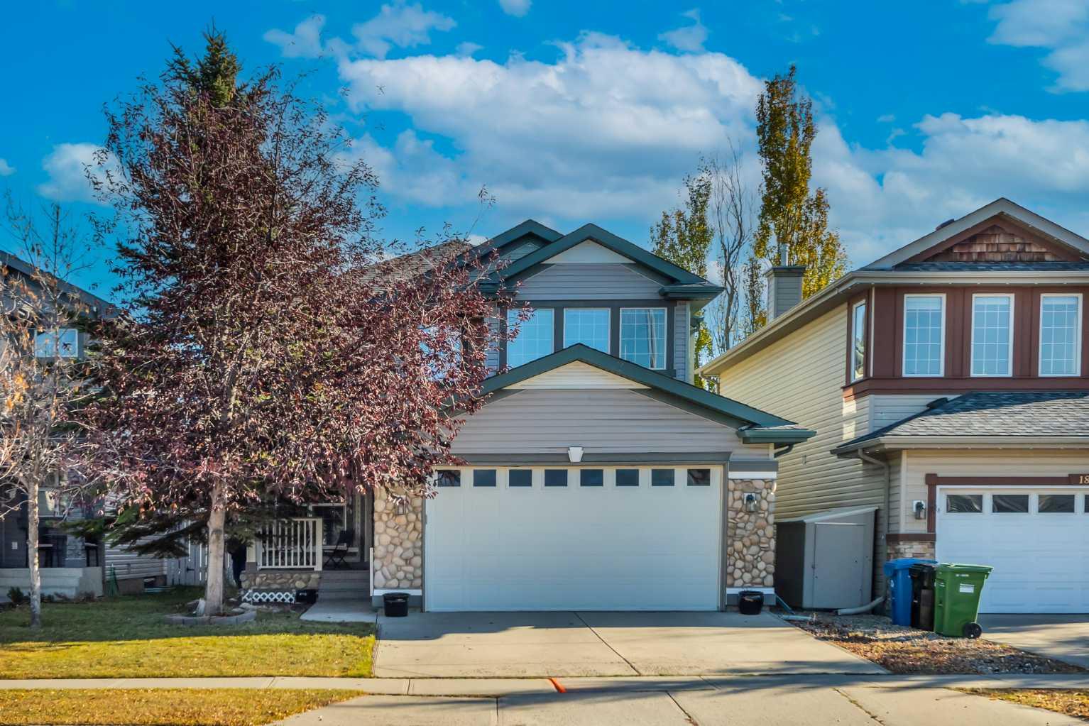 190 Everstone Dr SW, Calgary, AB T2Y 4V1