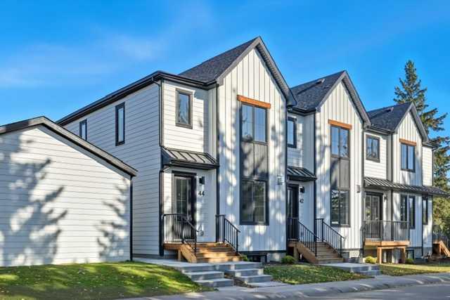 102 W Glen Cres SW, Calgary, AB T2W 3R6