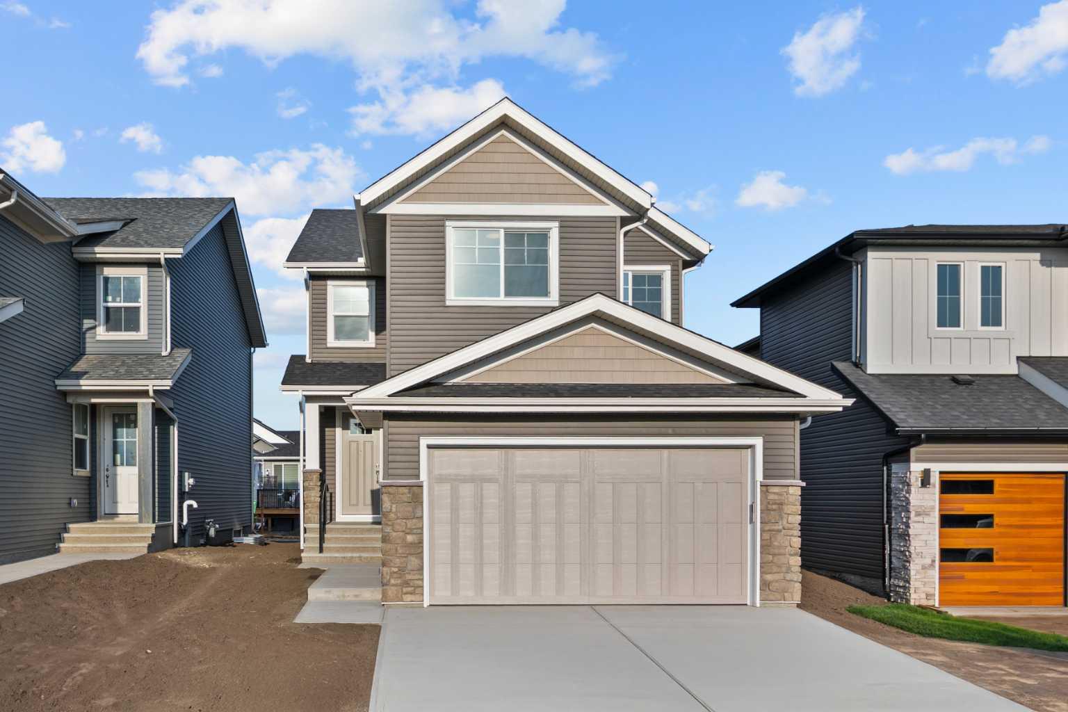22 Emerson Cres, Okotoks, AB T1S 5W7