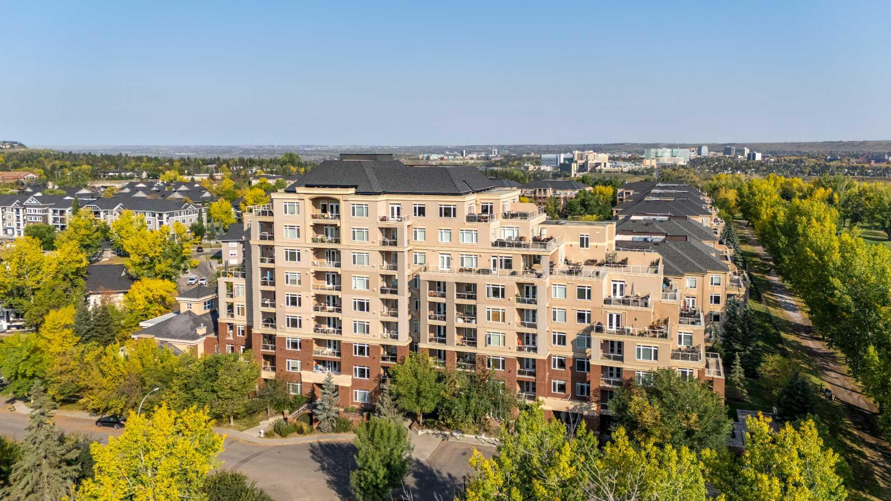 24 Hemlock Crescent Sw Unit 3203, Calgary, AB T3C 2Z1