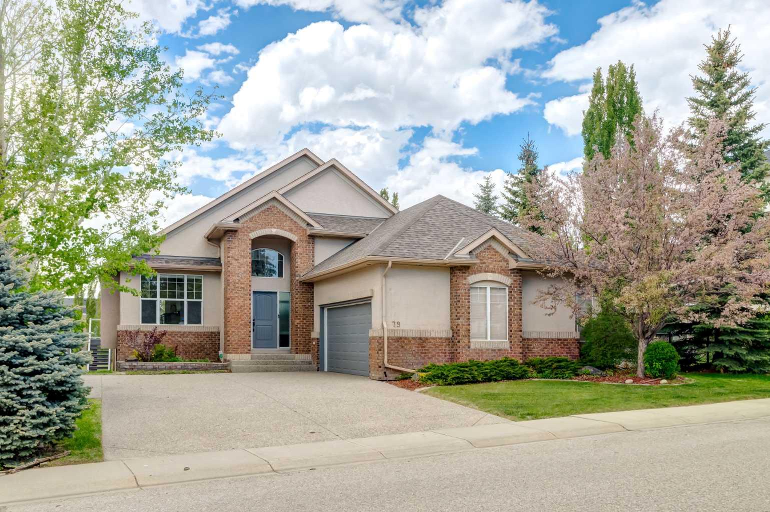 79 Discovery Ridge Park SW, Calgary, AB T3H 5G4