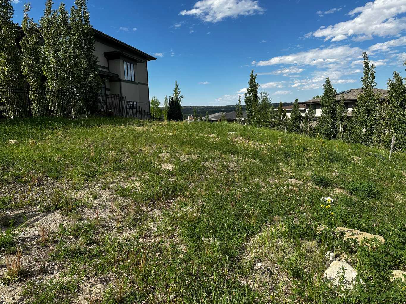 418 Patterson Blvd SW, Calgary, AB T3H 3N6