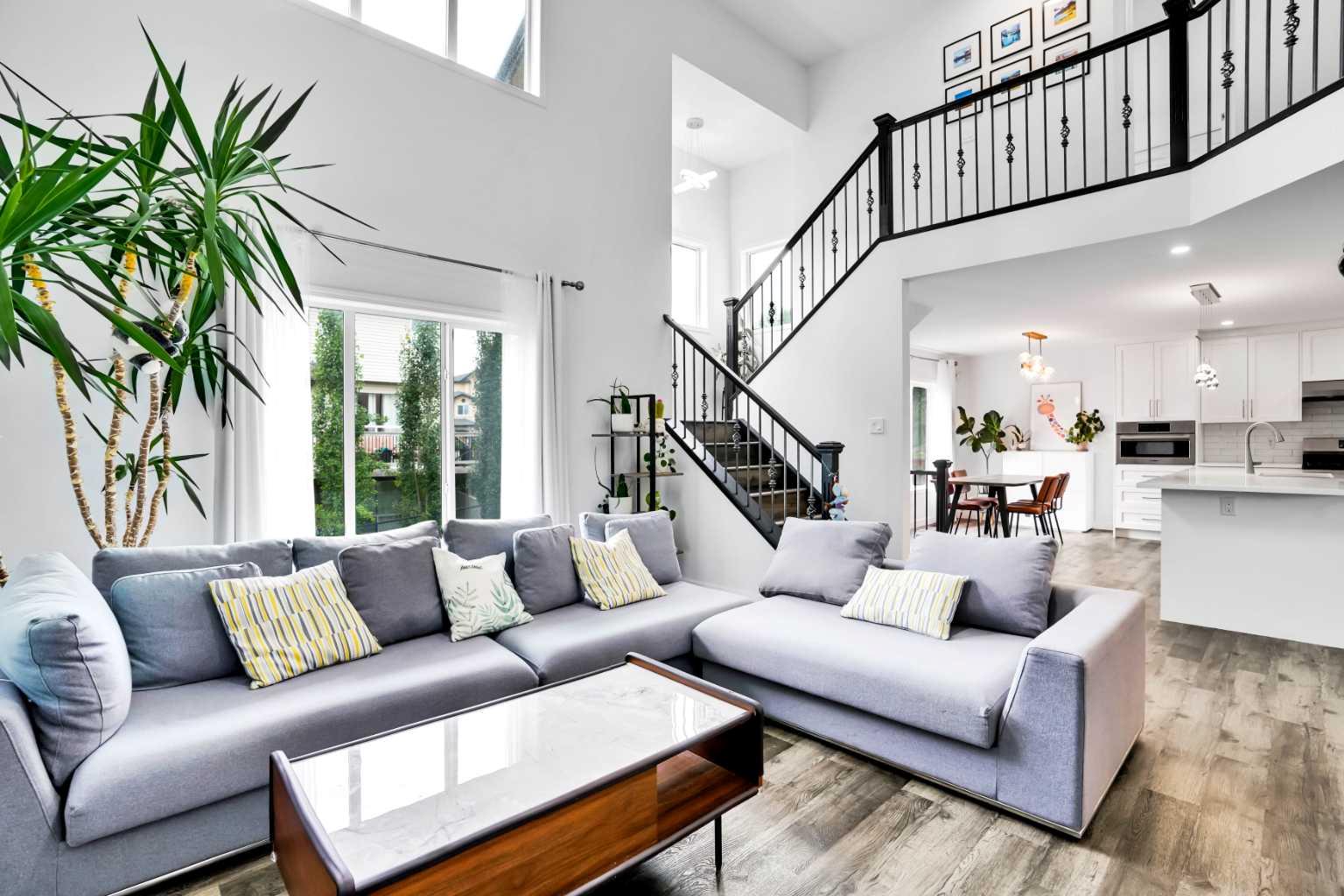73 Elkton Way SW, Calgary, AB T3H 4Y9