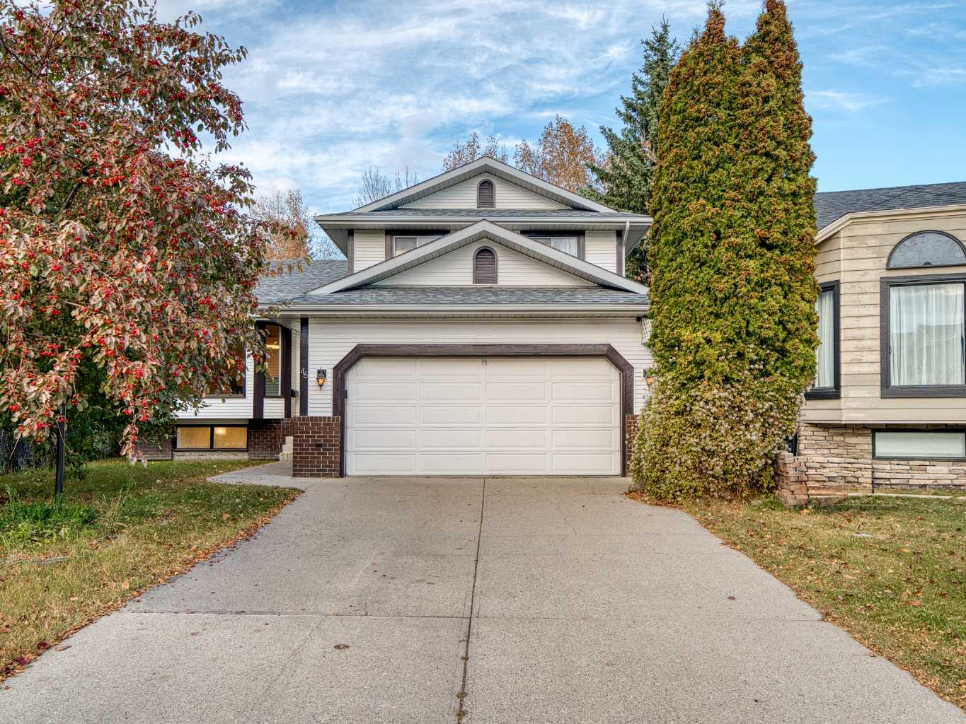 46 Shannon Cres SW, Calgary, AB T2Y 2T8