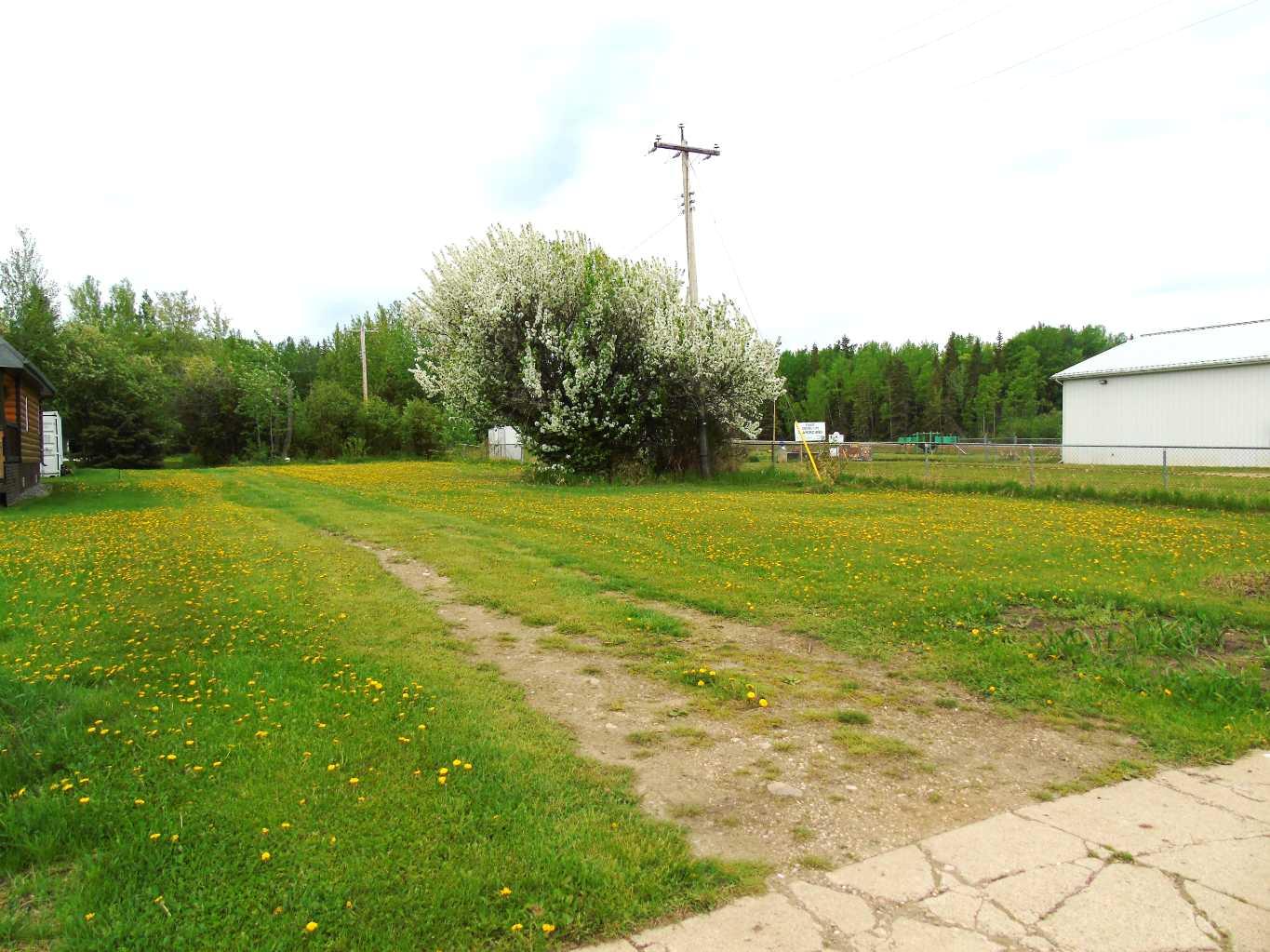 2 1st St E, Faust, AB T0G 0X0