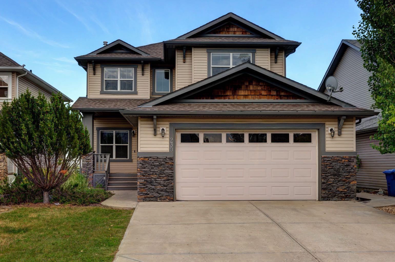 230 Westmount Cres, Okotoks, AB T1S 2J2