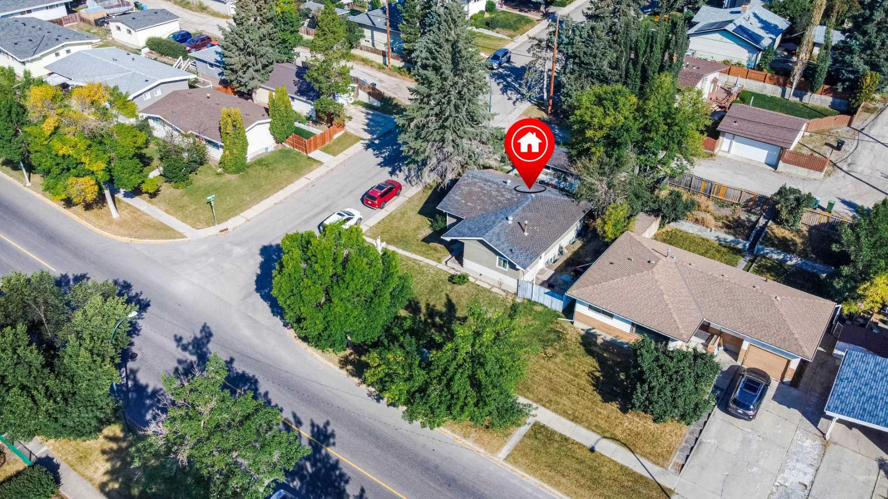 4 Cheyenne Cres NW, Calgary, AB T2L 0Z2