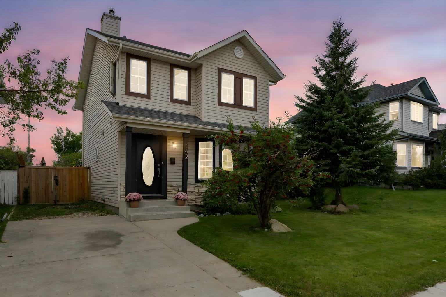 142 Harvest Rose Cir NE, Calgary, AB T3K 4M7