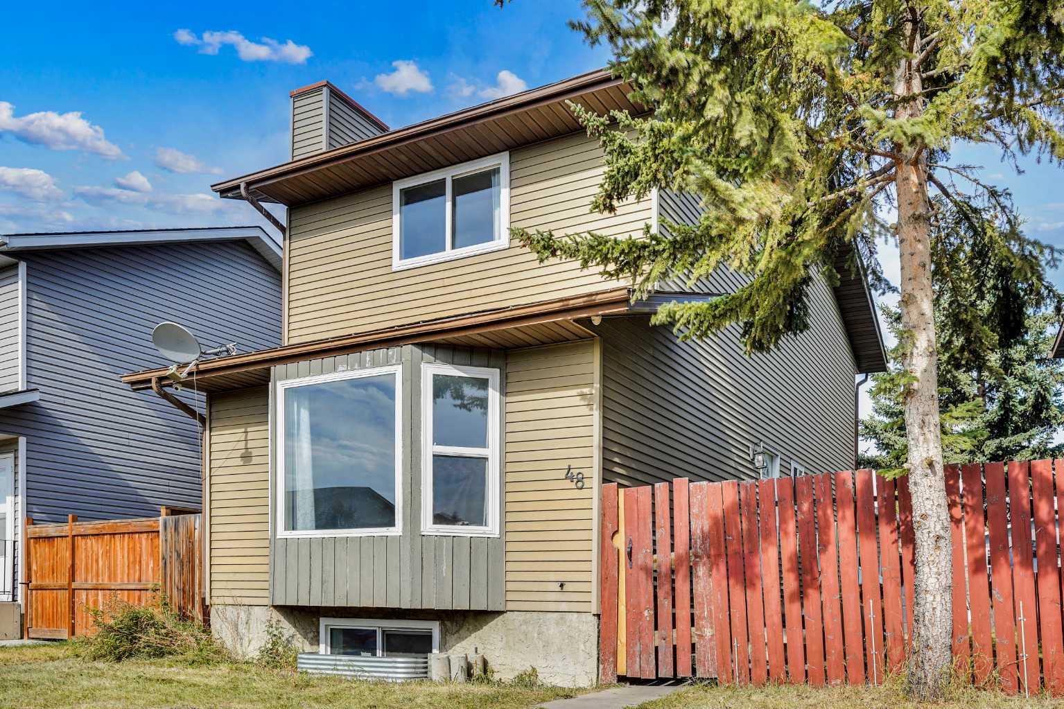 48 Whitworth Way NE, Calgary, AB T1Y 6A8