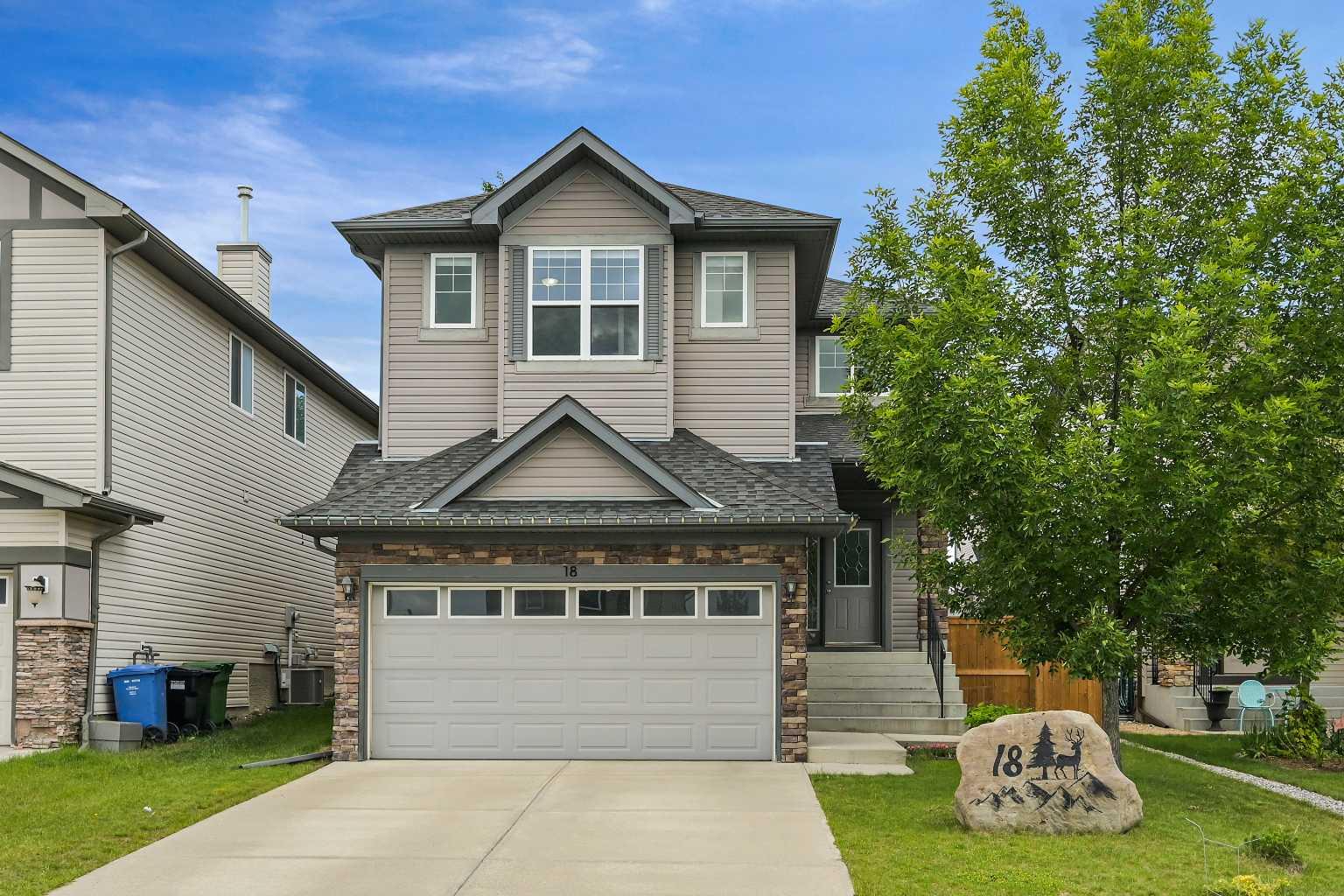 18 Royal Birch Way NW, Calgary, AB T3G 5X8