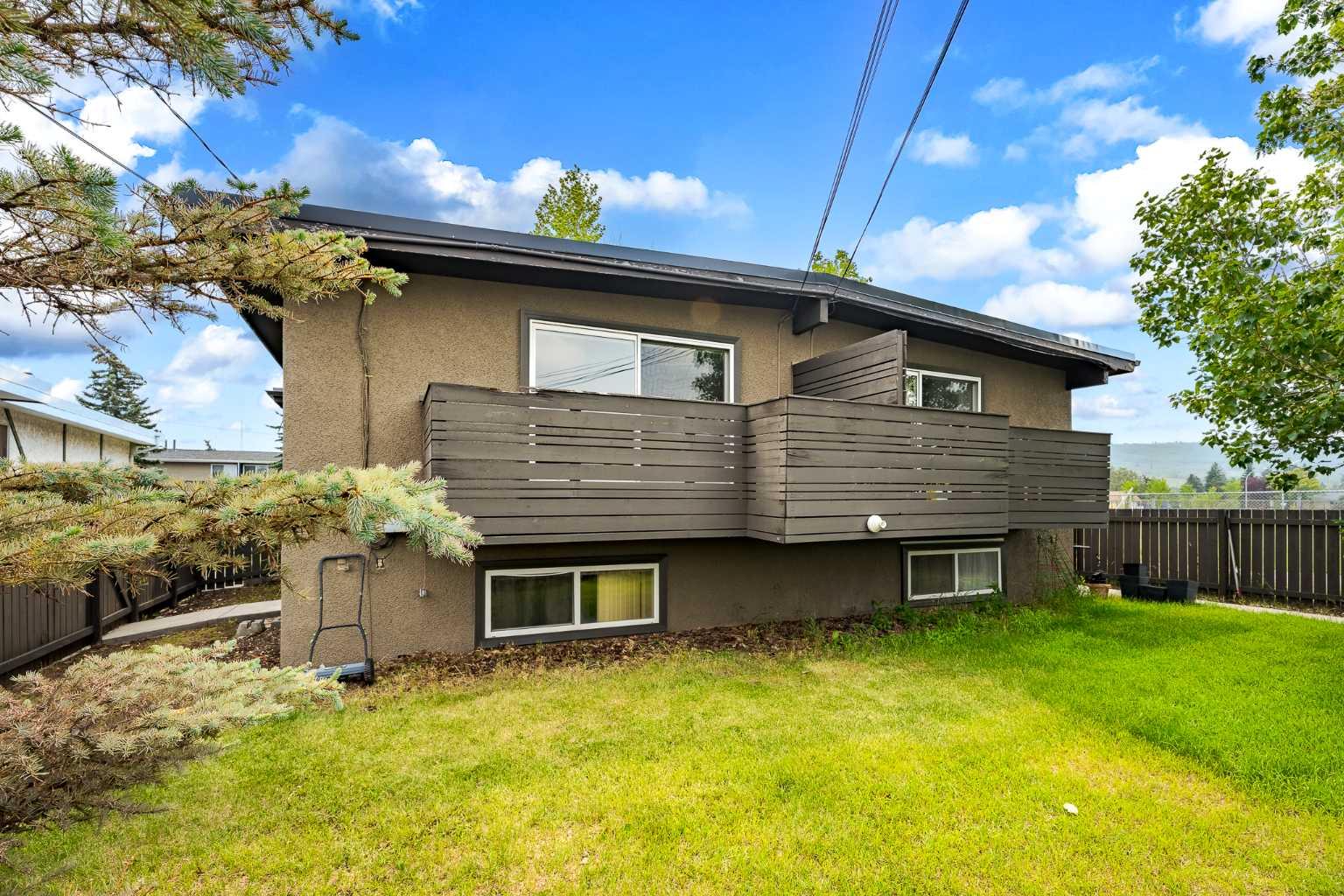 6222 31 Avenue Nw Unit 3, Calgary, AB T3B 1J8