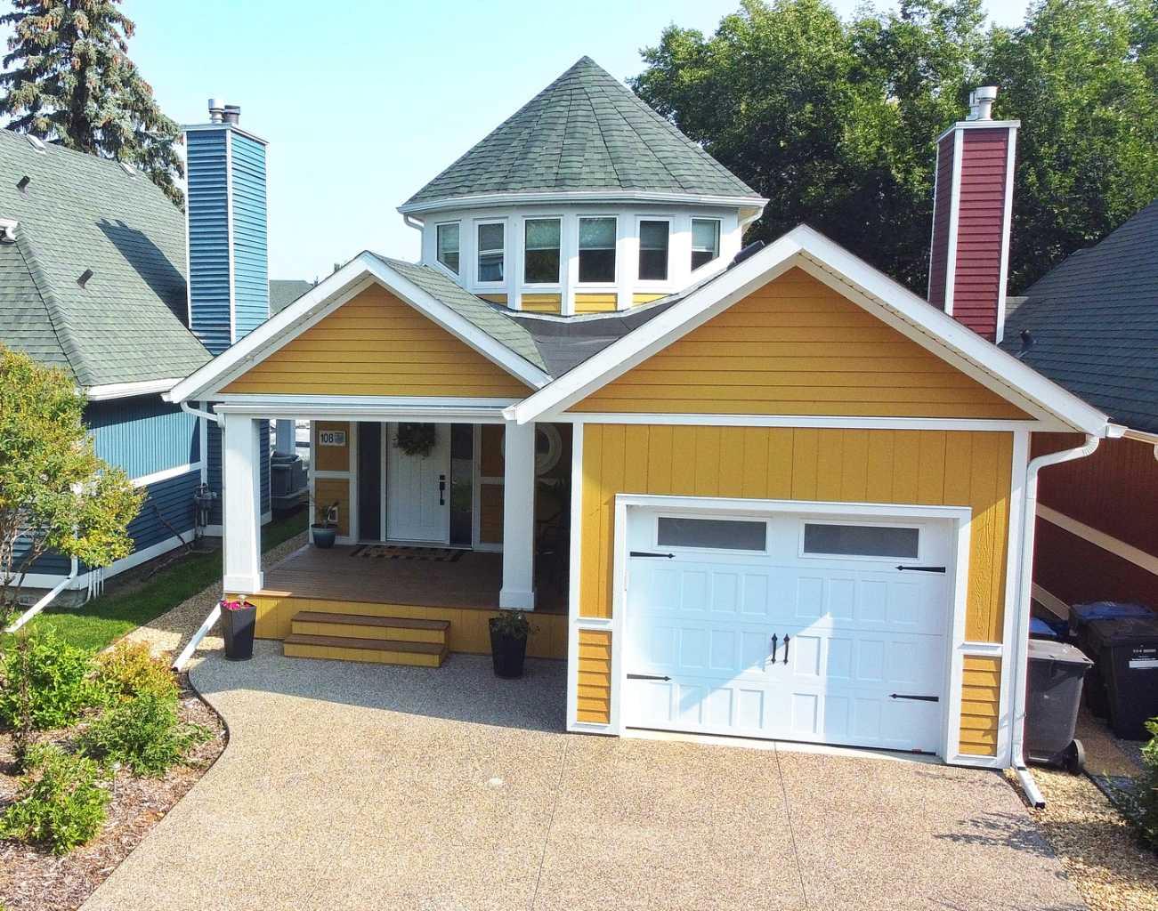 108 Marina Bay Ct, Sylvan Lake, AB T4S 1E9