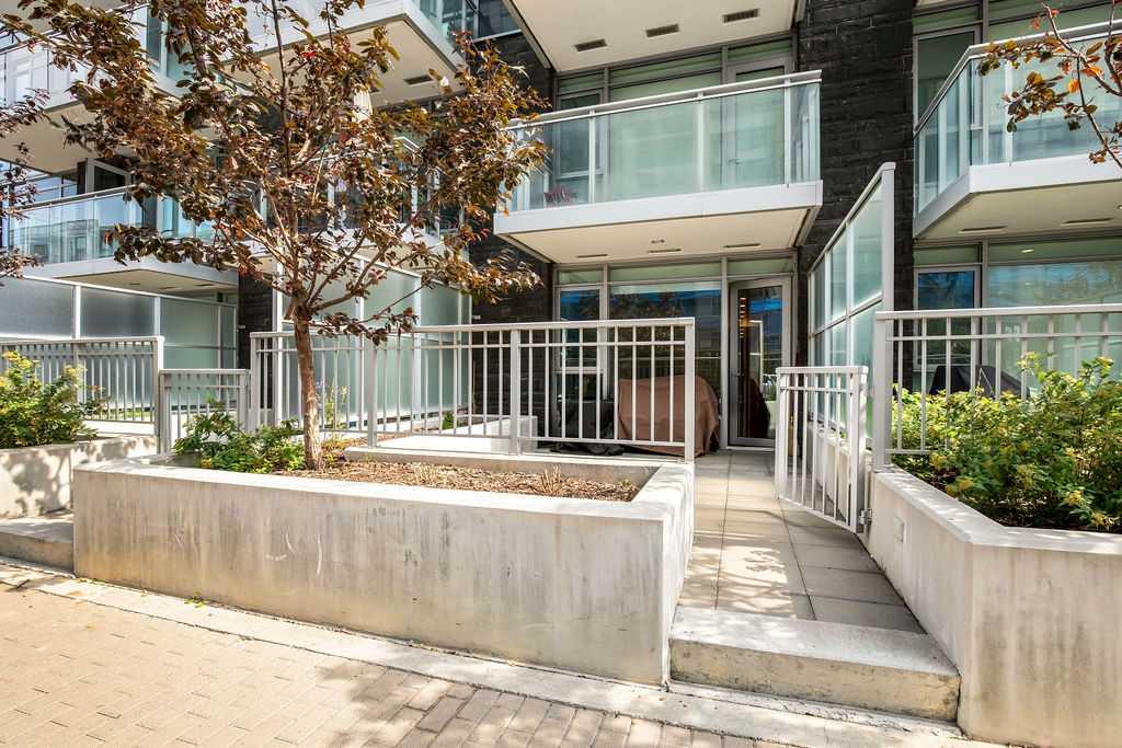 108 Waterfront Court Sw Unit 103, Calgary, AB T2P 1K7