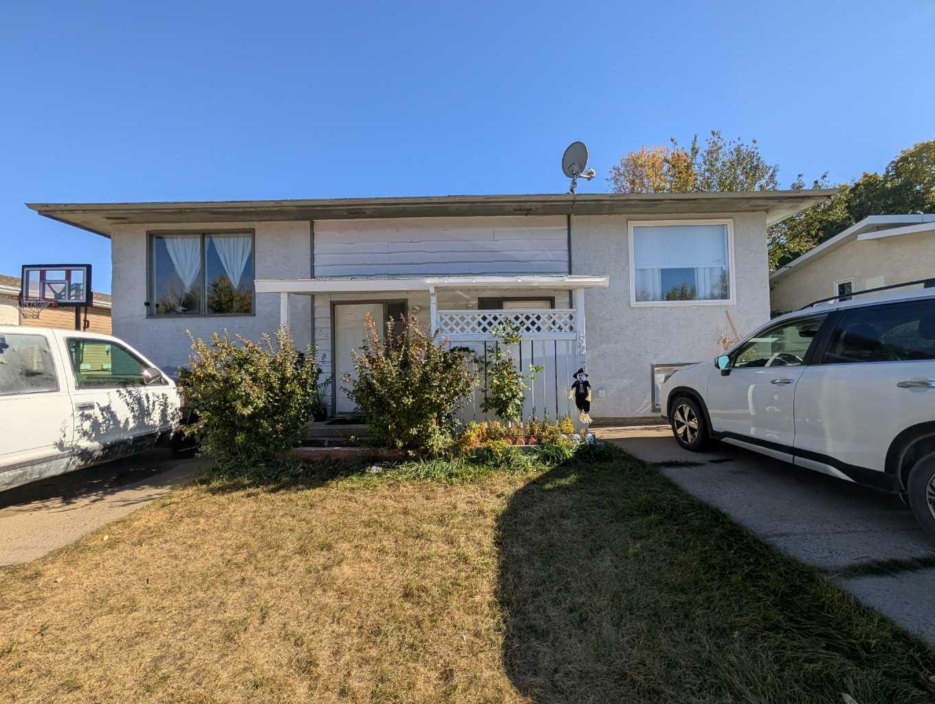 52 Collins Cres SE, Medicine Hat, AB T1B 1T8