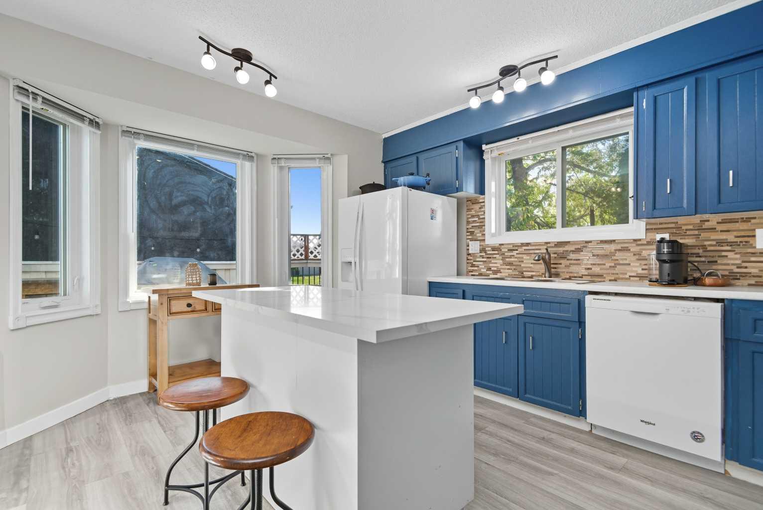65 Chappel Dr, Red Deer, AB T4P 2R6
