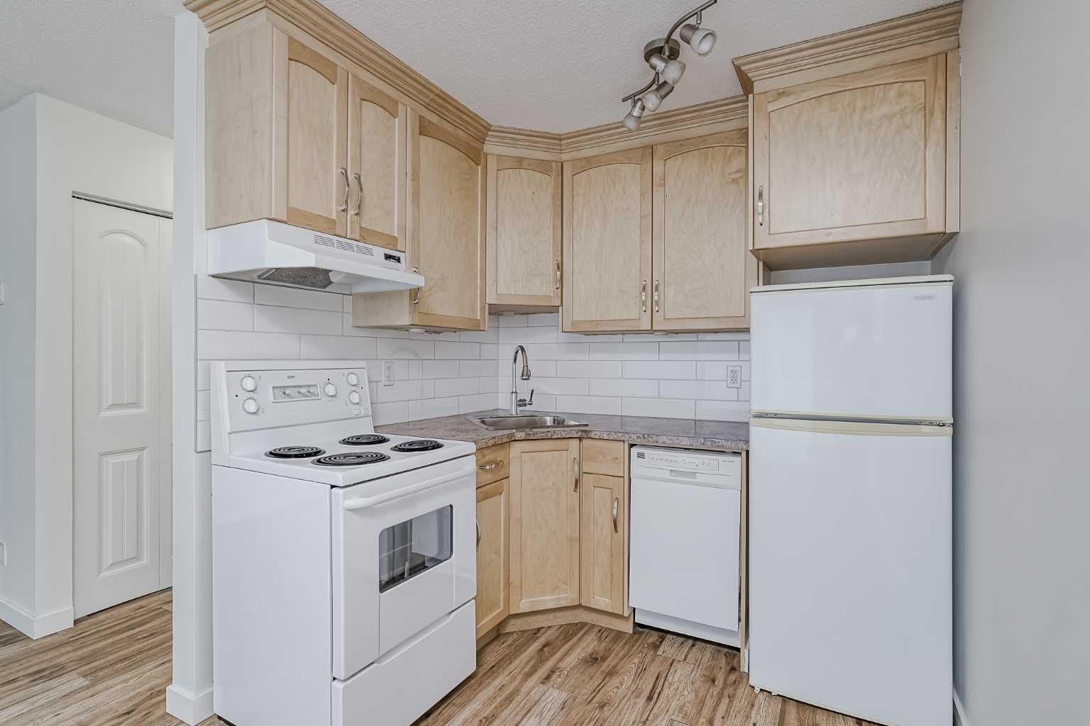 4328 75 Street Nw Unit 1, Calgary, AB T3B 2M8