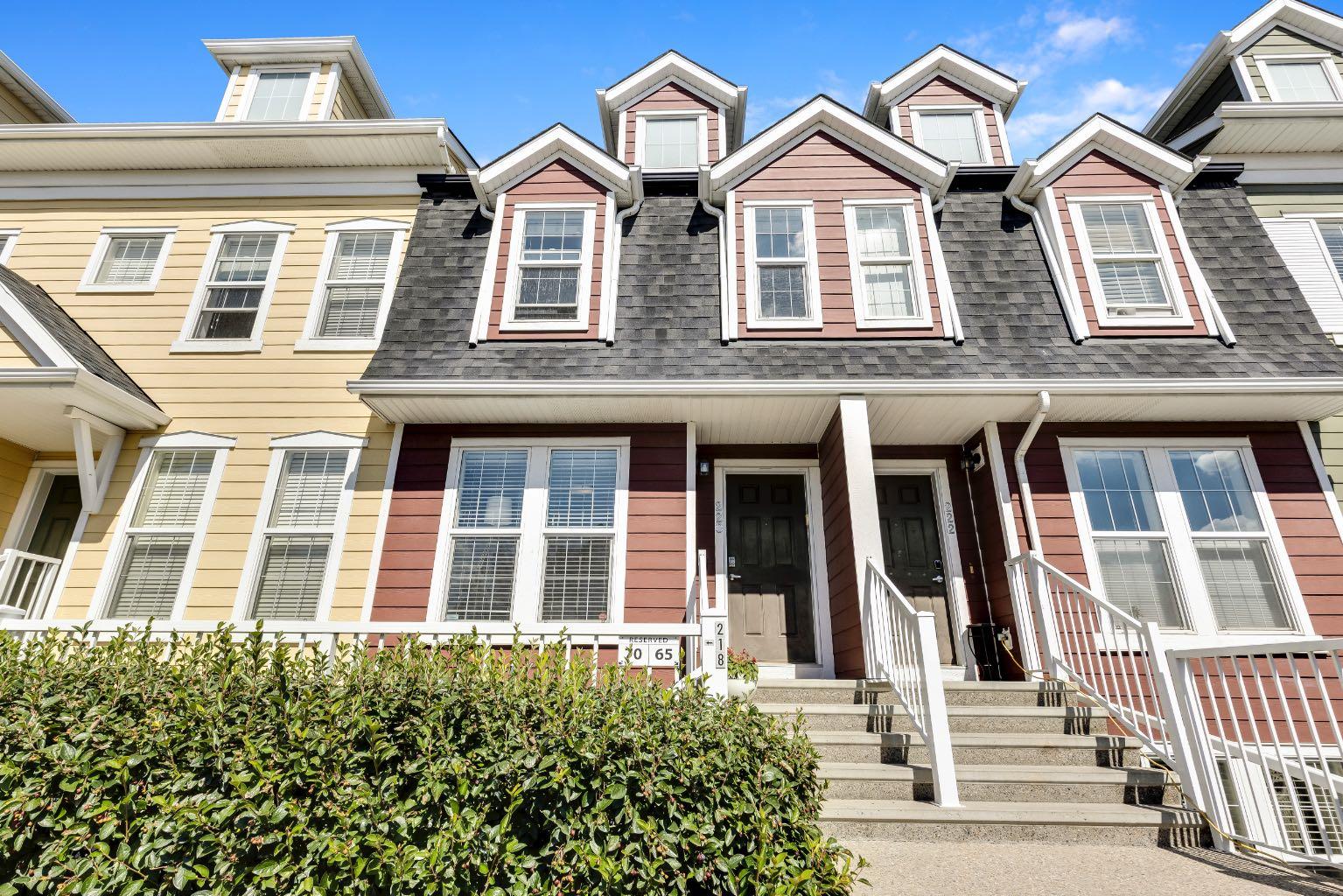 220 Mckenzie Towne Close SE, Calgary, AB T2Z 1A9