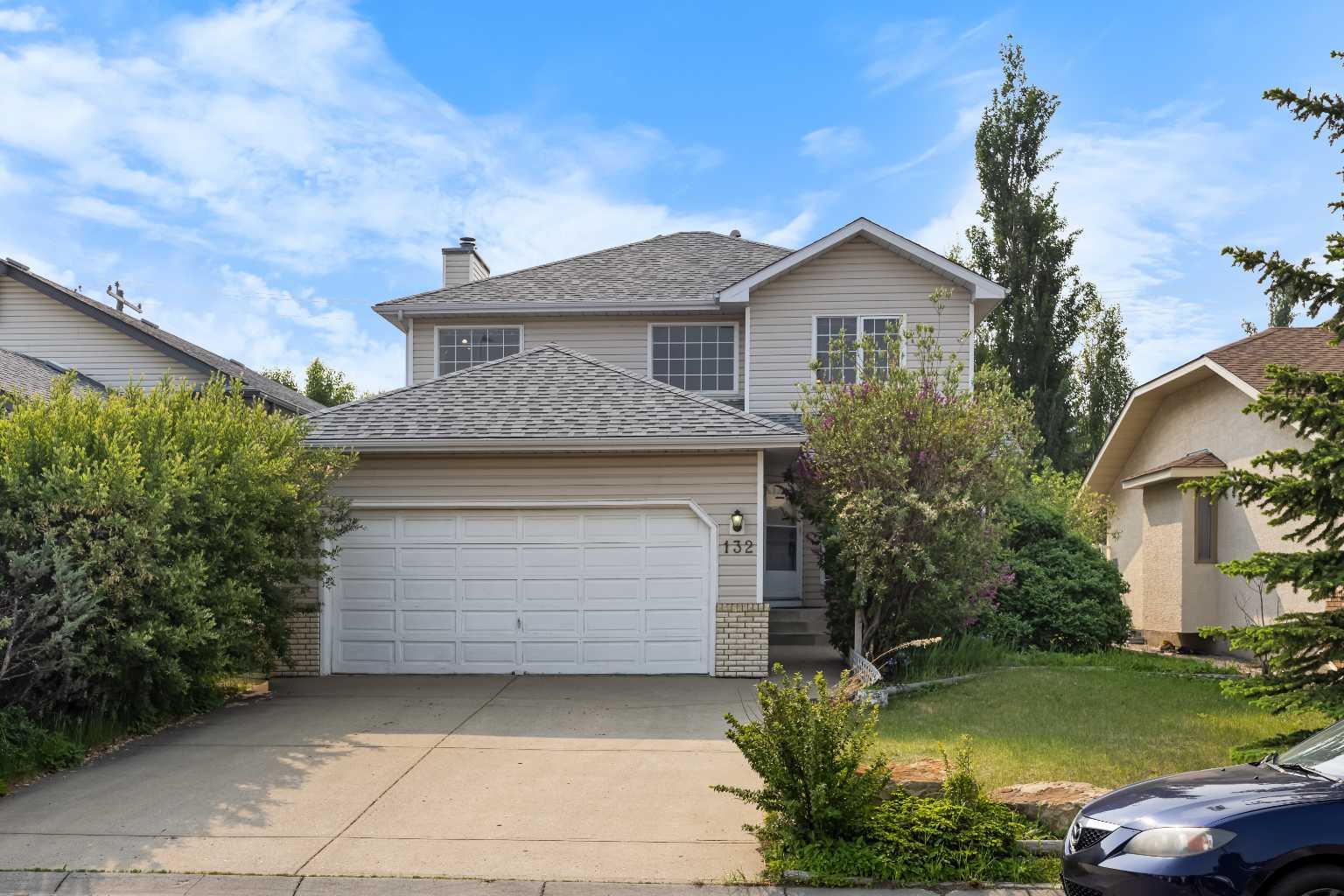132 Hawkland Cir NW, Calgary, AB T3G 3R6