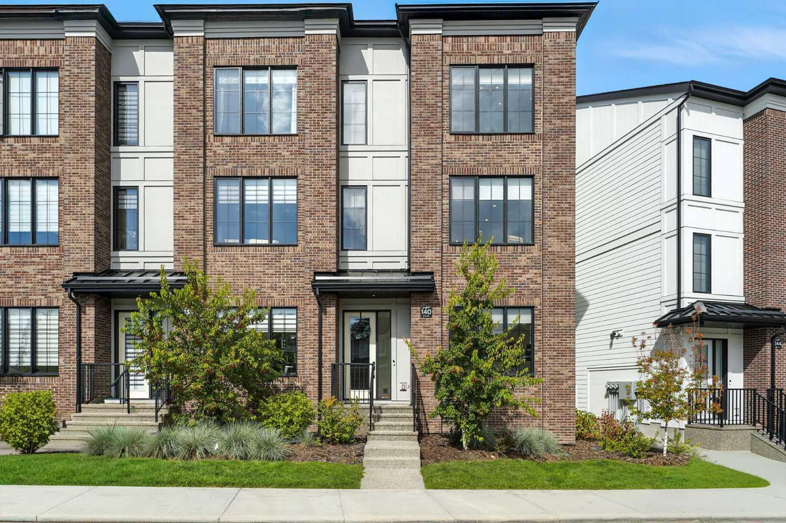 140 Discovery Dr SW, Calgary, AB T3H 4N7