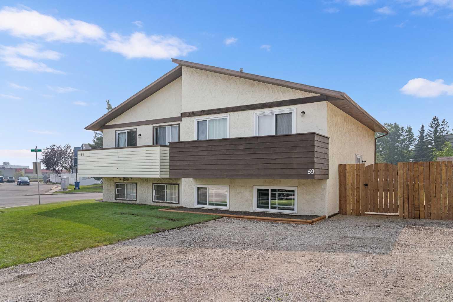 59 Doverville Way SE, Calgary, AB T2B 2N6