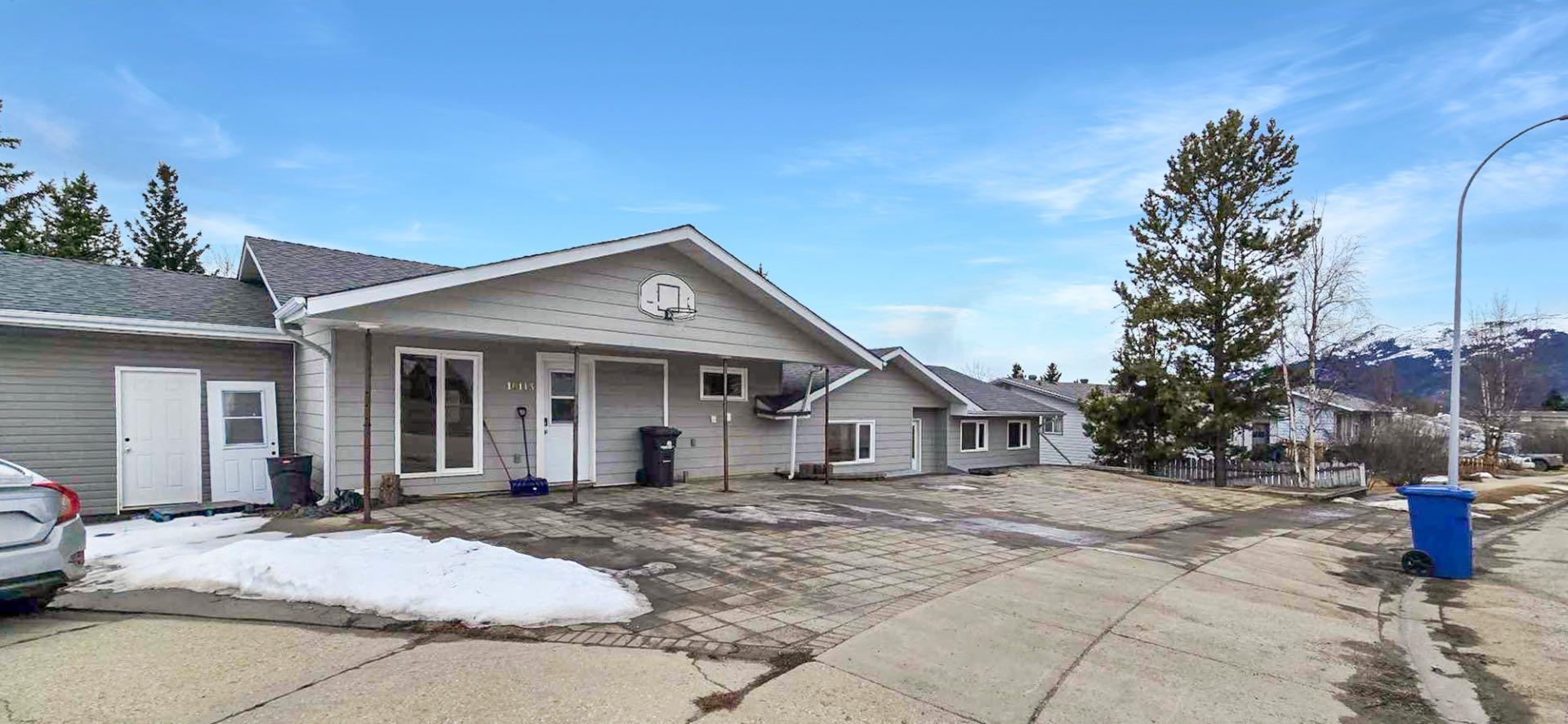 10113 97 Avenue, Grande Cache, AB T0E 0Y0