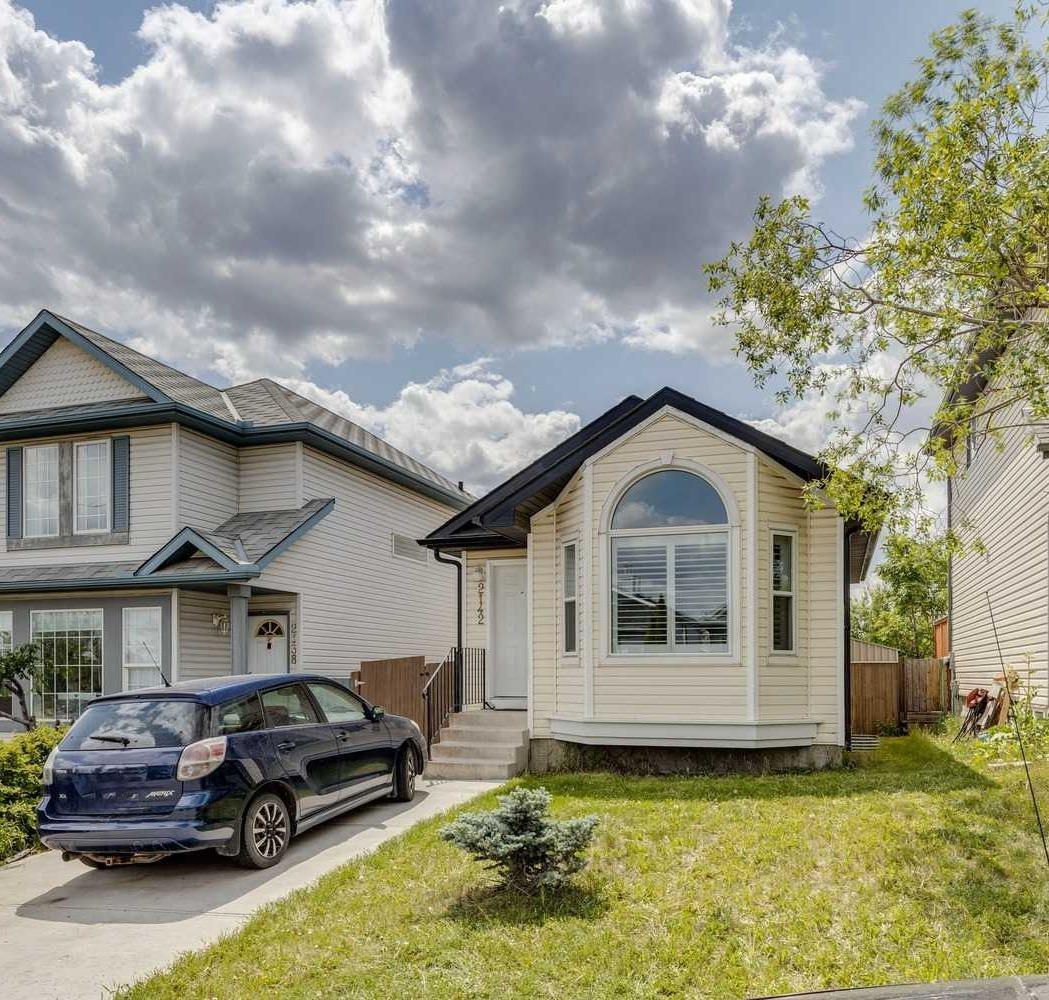 2142 Country Hills Cir NW, Calgary, AB T3K 4Z3